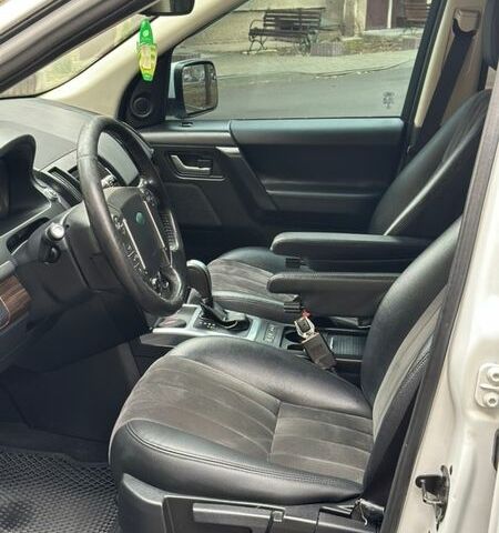 Белый Ленд Ровер Фрилендер, объемом двигателя 2.18 л и пробегом 275 тыс. км за 14200 $, фото 20 на Automoto.ua