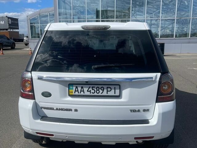 Білий Ленд Ровер Freelander, об'ємом двигуна 2.18 л та пробігом 418 тис. км за 13300 $, фото 4 на Automoto.ua