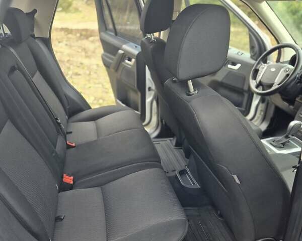 Білий Ленд Ровер Freelander, об'ємом двигуна 2.18 л та пробігом 193 тис. км за 15800 $, фото 15 на Automoto.ua