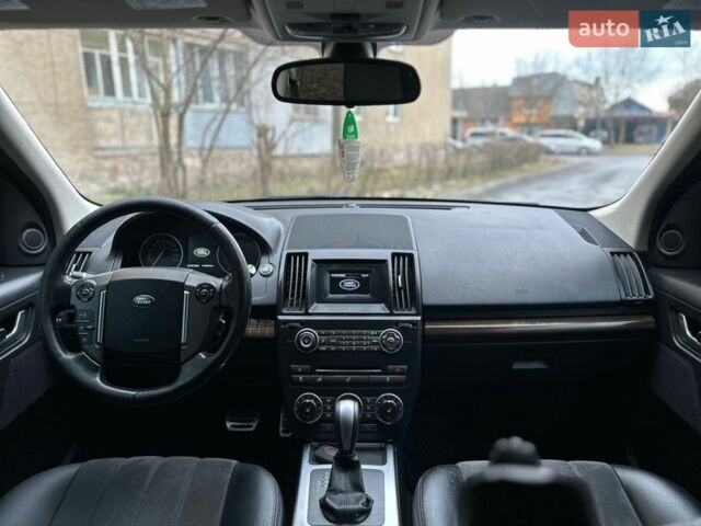 Белый Ленд Ровер Фрилендер, объемом двигателя 2.18 л и пробегом 275 тыс. км за 14200 $, фото 42 на Automoto.ua