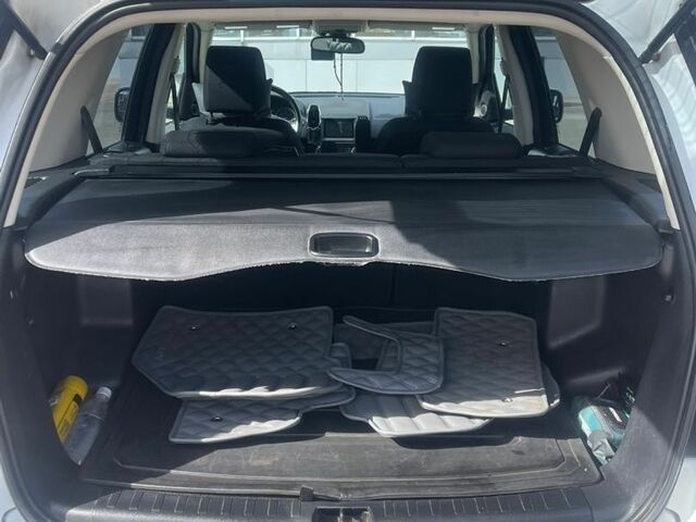 Білий Ленд Ровер Freelander, об'ємом двигуна 2.18 л та пробігом 418 тис. км за 13300 $, фото 12 на Automoto.ua