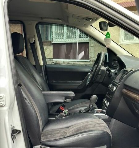 Белый Ленд Ровер Фрилендер, объемом двигателя 2.18 л и пробегом 275 тыс. км за 14200 $, фото 31 на Automoto.ua