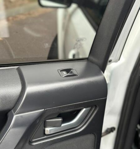 Белый Ленд Ровер Фрилендер, объемом двигателя 2.18 л и пробегом 275 тыс. км за 14200 $, фото 22 на Automoto.ua