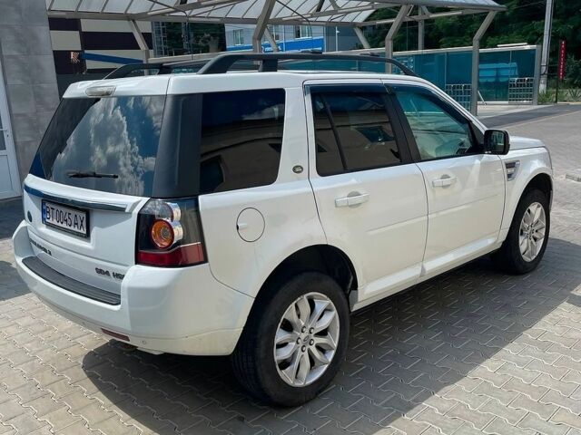 Білий Ленд Ровер Freelander, об'ємом двигуна 2.18 л та пробігом 149 тис. км за 16500 $, фото 5 на Automoto.ua