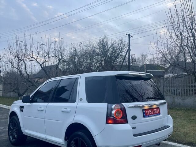 Белый Ленд Ровер Фрилендер, объемом двигателя 2 л и пробегом 200 тыс. км за 10900 $, фото 7 на Automoto.ua