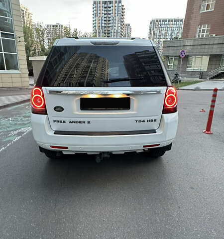 Белый Ленд Ровер Фрилендер, объемом двигателя 2.2 л и пробегом 288 тыс. км за 14000 $, фото 4 на Automoto.ua