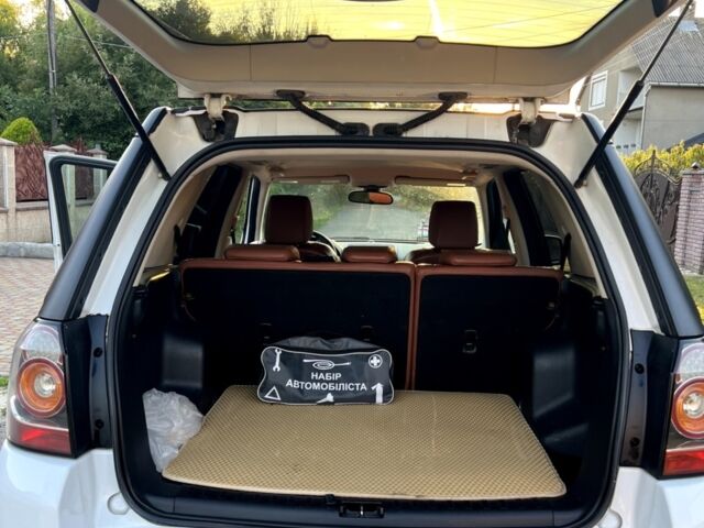 Білий Ленд Ровер Freelander, об'ємом двигуна 2.18 л та пробігом 290 тис. км за 15000 $, фото 12 на Automoto.ua