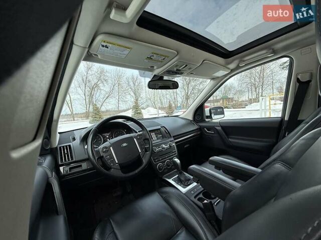 Белый Ленд Ровер Фрилендер, объемом двигателя 2 л и пробегом 212 тыс. км за 12500 $, фото 14 на Automoto.ua