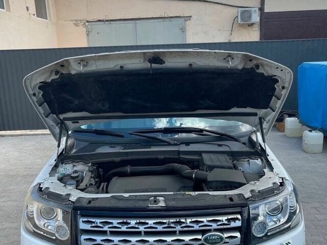 Білий Ленд Ровер Freelander, об'ємом двигуна 2.18 л та пробігом 149 тис. км за 16500 $, фото 17 на Automoto.ua