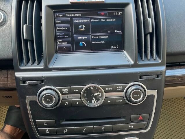 Білий Ленд Ровер Freelander, об'ємом двигуна 2.18 л та пробігом 149 тис. км за 16500 $, фото 13 на Automoto.ua