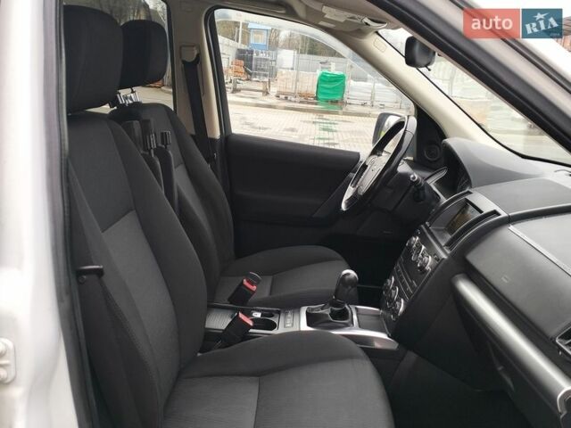 Білий Ленд Ровер Freelander, об'ємом двигуна 2.2 л та пробігом 227 тис. км за 12650 $, фото 40 на Automoto.ua