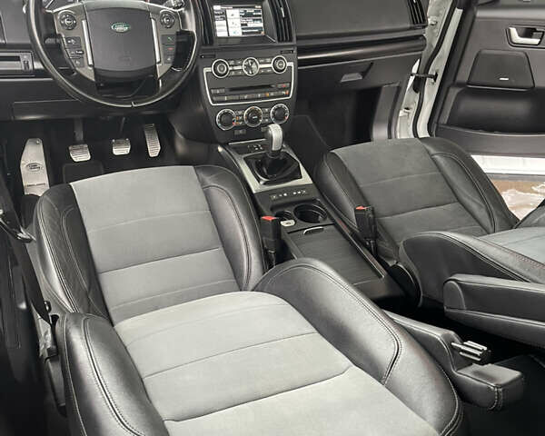 Белый Ленд Ровер Фрилендер, объемом двигателя 2.2 л и пробегом 207 тыс. км за 13950 $, фото 126 на Automoto.ua