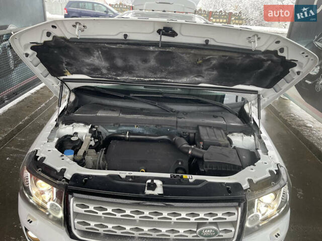 Белый Ленд Ровер Фрилендер, объемом двигателя 2.2 л и пробегом 207 тыс. км за 13950 $, фото 145 на Automoto.ua