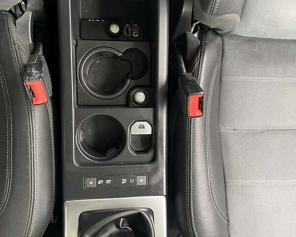 Белый Ленд Ровер Фрилендер, объемом двигателя 2.2 л и пробегом 207 тыс. км за 13950 $, фото 137 на Automoto.ua