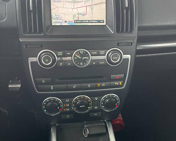 Белый Ленд Ровер Фрилендер, объемом двигателя 2.2 л и пробегом 207 тыс. км за 13950 $, фото 84 на Automoto.ua