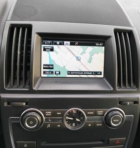 Білий Ленд Ровер Freelander, об'ємом двигуна 2.18 л та пробігом 227 тис. км за 13600 $, фото 45 на Automoto.ua