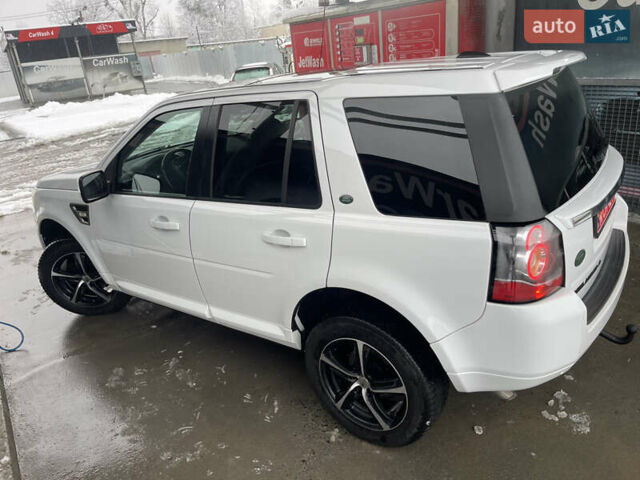 Белый Ленд Ровер Фрилендер, объемом двигателя 2.2 л и пробегом 207 тыс. км за 13950 $, фото 37 на Automoto.ua