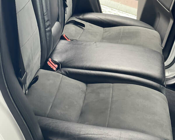 Белый Ленд Ровер Фрилендер, объемом двигателя 2.2 л и пробегом 207 тыс. км за 13950 $, фото 108 на Automoto.ua