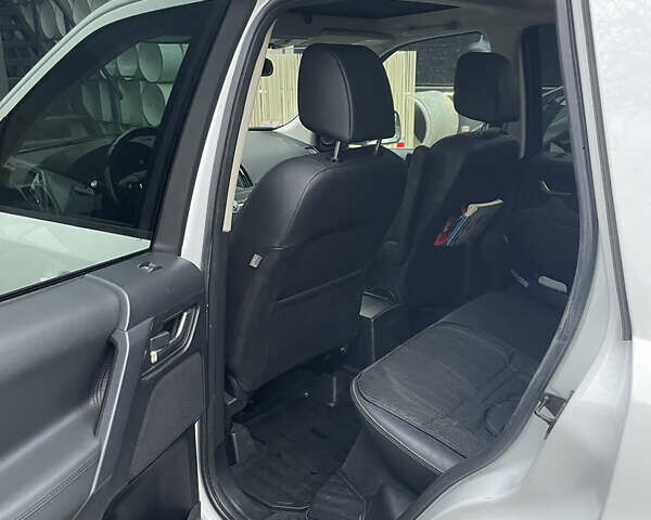 Білий Ленд Ровер Freelander, об'ємом двигуна 2 л та пробігом 212 тис. км за 14500 $, фото 7 на Automoto.ua
