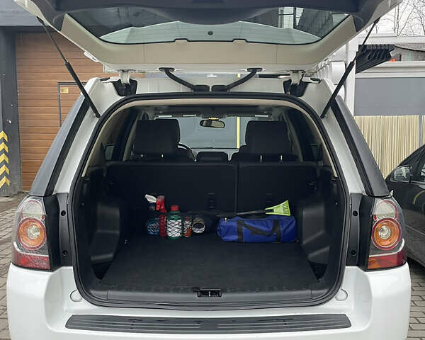 Білий Ленд Ровер Freelander, об'ємом двигуна 2 л та пробігом 212 тис. км за 14500 $, фото 8 на Automoto.ua