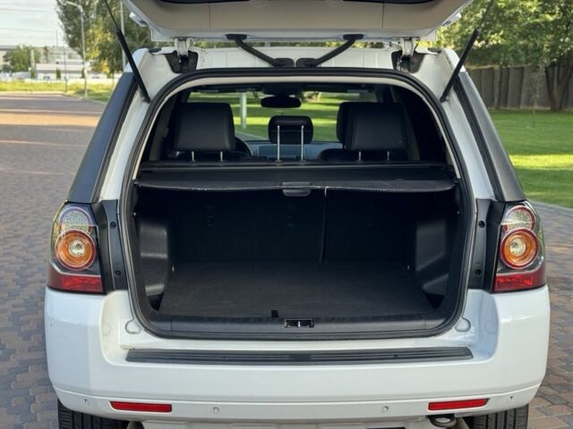 Белый Ленд Ровер Фрилендер, объемом двигателя 2 л и пробегом 236 тыс. км за 11900 $, фото 5 на Automoto.ua