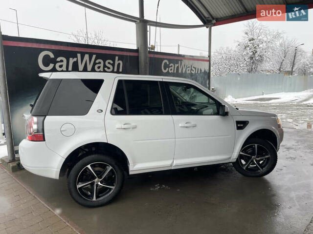 Белый Ленд Ровер Фрилендер, объемом двигателя 2.2 л и пробегом 207 тыс. км за 13950 $, фото 76 на Automoto.ua