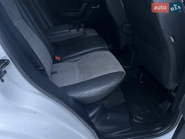 Білий Ленд Ровер Freelander, об'ємом двигуна 2.18 л та пробігом 225 тис. км за 12990 $, фото 62 на Automoto.ua
