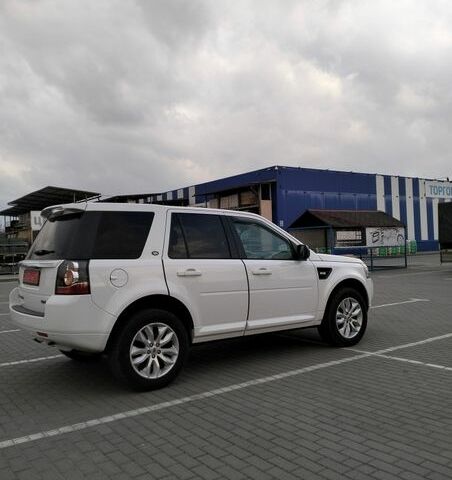 Білий Ленд Ровер Freelander, об'ємом двигуна 2.18 л та пробігом 227 тис. км за 13600 $, фото 23 на Automoto.ua