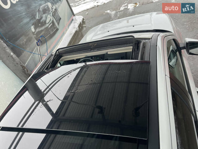 Белый Ленд Ровер Фрилендер, объемом двигателя 2.2 л и пробегом 207 тыс. км за 13950 $, фото 118 на Automoto.ua