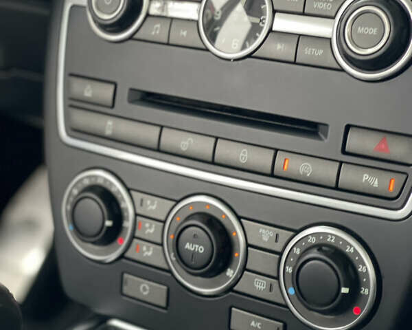 Белый Ленд Ровер Фрилендер, объемом двигателя 2.2 л и пробегом 207 тыс. км за 13950 $, фото 143 на Automoto.ua