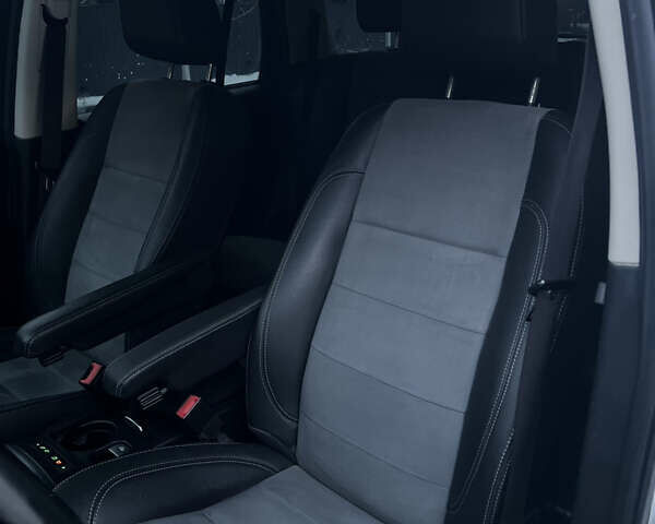 Білий Ленд Ровер Freelander, об'ємом двигуна 2.18 л та пробігом 225 тис. км за 12990 $, фото 48 на Automoto.ua