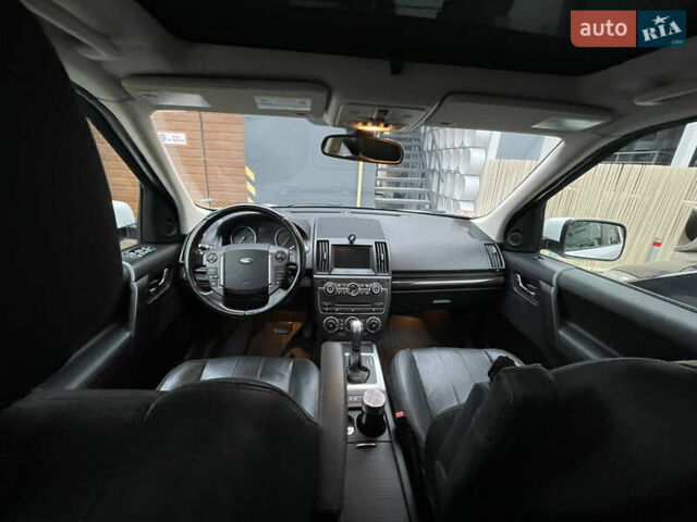 Білий Ленд Ровер Freelander, об'ємом двигуна 2 л та пробігом 212 тис. км за 14500 $, фото 5 на Automoto.ua