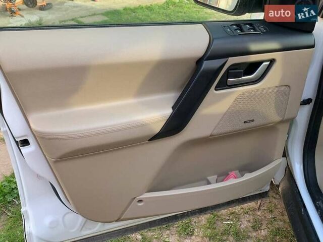 Білий Ленд Ровер Freelander, об'ємом двигуна 2 л та пробігом 185 тис. км за 14100 $, фото 10 на Automoto.ua