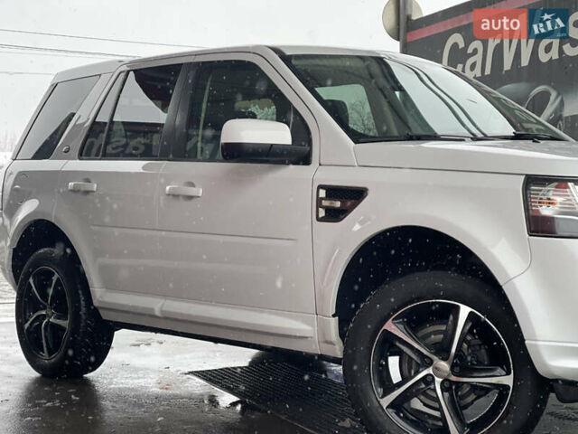 Белый Ленд Ровер Фрилендер, объемом двигателя 2.2 л и пробегом 207 тыс. км за 13950 $, фото 20 на Automoto.ua