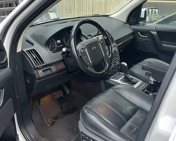 Білий Ленд Ровер Freelander, об'ємом двигуна 2 л та пробігом 212 тис. км за 14500 $, фото 4 на Automoto.ua