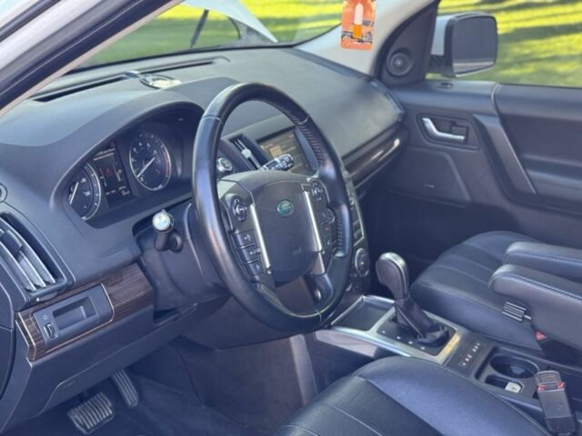 Белый Ленд Ровер Фрилендер, объемом двигателя 2 л и пробегом 236 тыс. км за 11900 $, фото 8 на Automoto.ua