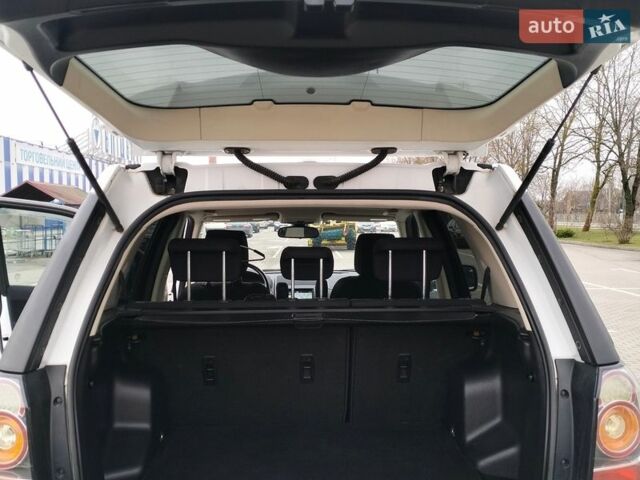 Білий Ленд Ровер Freelander, об'ємом двигуна 2.2 л та пробігом 227 тис. км за 12650 $, фото 28 на Automoto.ua