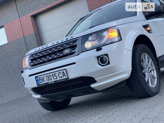 Білий Ленд Ровер Freelander, об'ємом двигуна 2.18 л та пробігом 180 тис. км за 11999 $, фото 4 на Automoto.ua