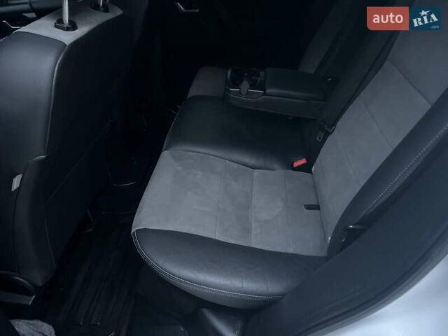 Білий Ленд Ровер Freelander, об'ємом двигуна 2.18 л та пробігом 225 тис. км за 12990 $, фото 64 на Automoto.ua