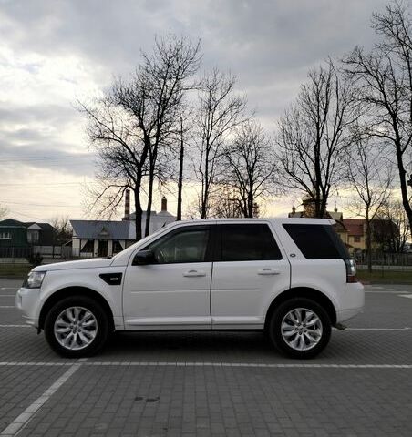 Білий Ленд Ровер Freelander, об'ємом двигуна 2.18 л та пробігом 227 тис. км за 13600 $, фото 15 на Automoto.ua