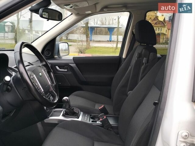 Білий Ленд Ровер Freelander, об'ємом двигуна 2.2 л та пробігом 227 тис. км за 12650 $, фото 37 на Automoto.ua