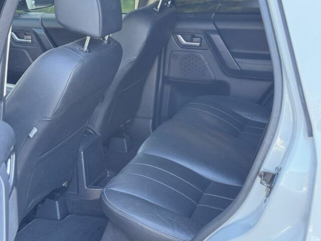 Белый Ленд Ровер Фрилендер, объемом двигателя 2 л и пробегом 236 тыс. км за 11900 $, фото 11 на Automoto.ua