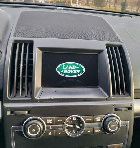 Білий Ленд Ровер Freelander, об'ємом двигуна 2.18 л та пробігом 227 тис. км за 13600 $, фото 50 на Automoto.ua