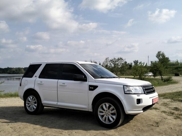 Білий Ленд Ровер Freelander, об'ємом двигуна 2.2 л та пробігом 263 тис. км за 13300 $, фото 11 на Automoto.ua