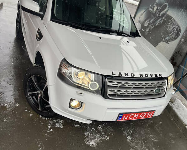 Белый Ленд Ровер Фрилендер, объемом двигателя 2.2 л и пробегом 207 тыс. км за 13950 $, фото 27 на Automoto.ua