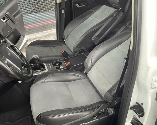 Белый Ленд Ровер Фрилендер, объемом двигателя 2.2 л и пробегом 207 тыс. км за 13950 $, фото 121 на Automoto.ua