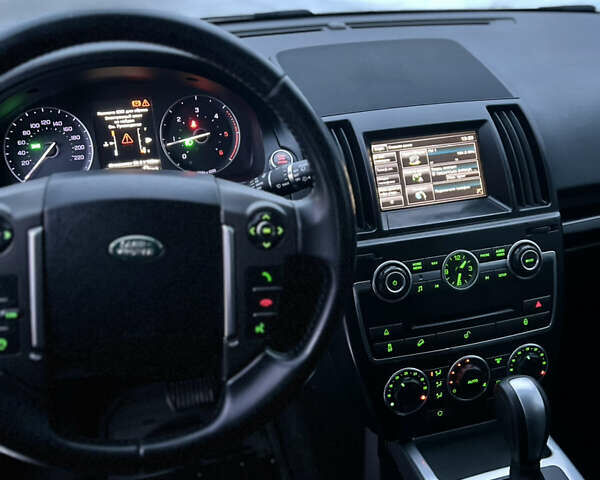 Білий Ленд Ровер Freelander, об'ємом двигуна 2.18 л та пробігом 225 тис. км за 12990 $, фото 49 на Automoto.ua