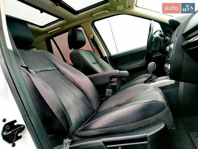 Білий Ленд Ровер Freelander, об'ємом двигуна 2 л та пробігом 200 тис. км за 13500 $, фото 2 на Automoto.ua