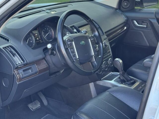 Белый Ленд Ровер Фрилендер, объемом двигателя 2 л и пробегом 236 тыс. км за 11900 $, фото 12 на Automoto.ua