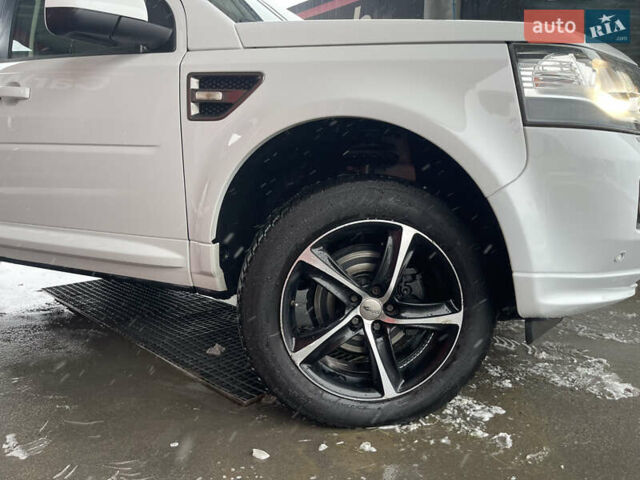 Белый Ленд Ровер Фрилендер, объемом двигателя 2.2 л и пробегом 207 тыс. км за 13950 $, фото 28 на Automoto.ua